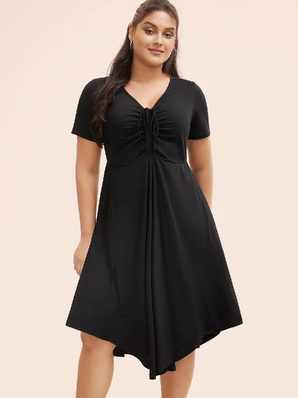 Solid Drawstring Ruched Curved Hem Dress