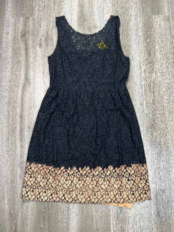 Dress Casual Short By Velvet In Black & Tan, Size: M